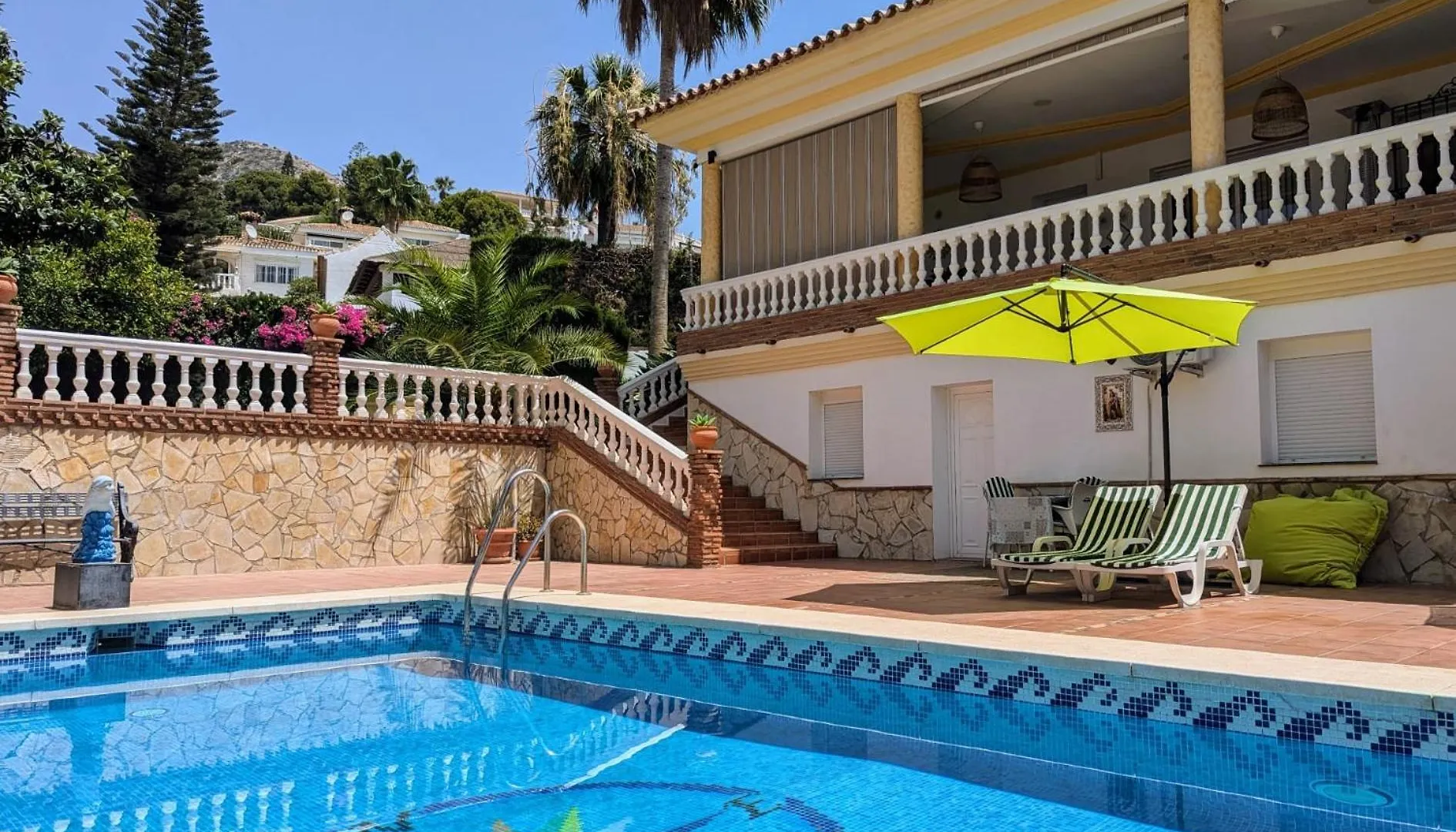 Private Apartment Los Zafiros contacts